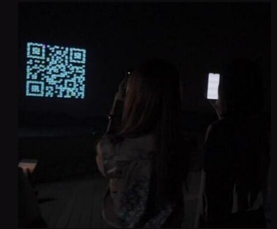 品牌宣传 · 企业二维码展示 无人机编队画面